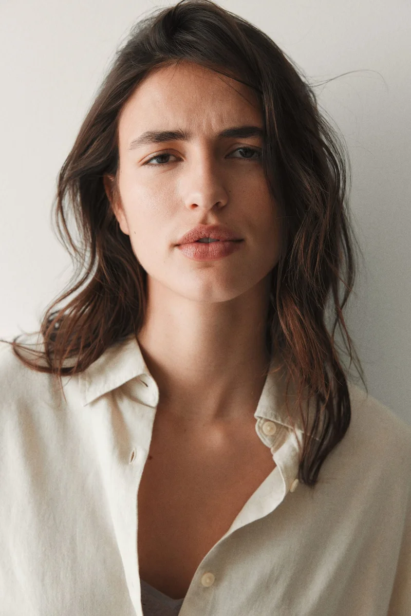 اتش اند ام قميص من مزيج الكتان بقصة واسعة