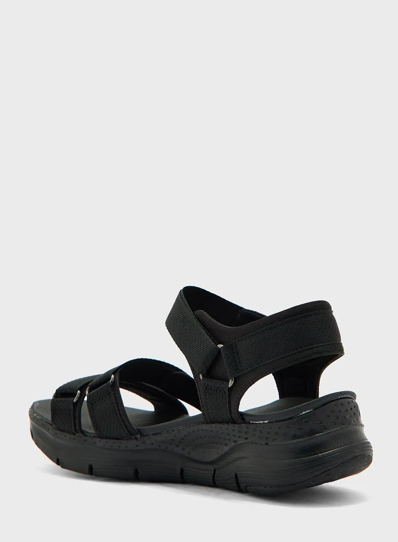 SKECHERS Arch Fit