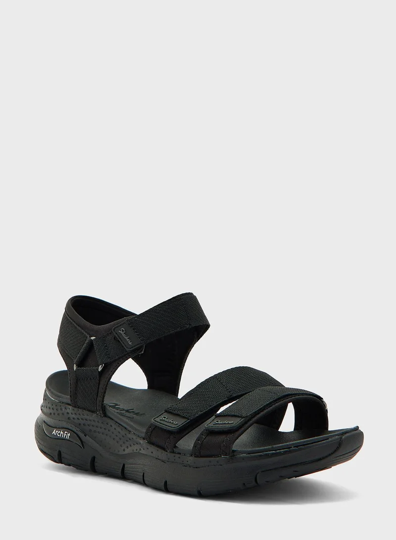 SKECHERS Arch Fit