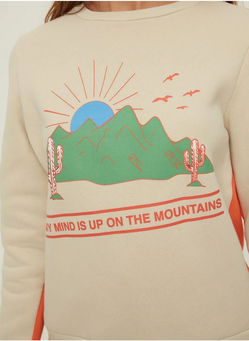 trendyol Round Neck Graphic Sweatshirt