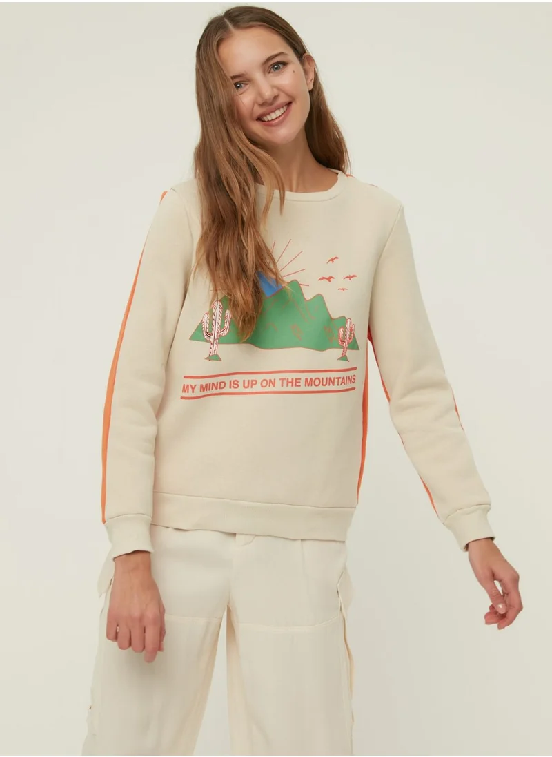 trendyol Round Neck Graphic Sweatshirt