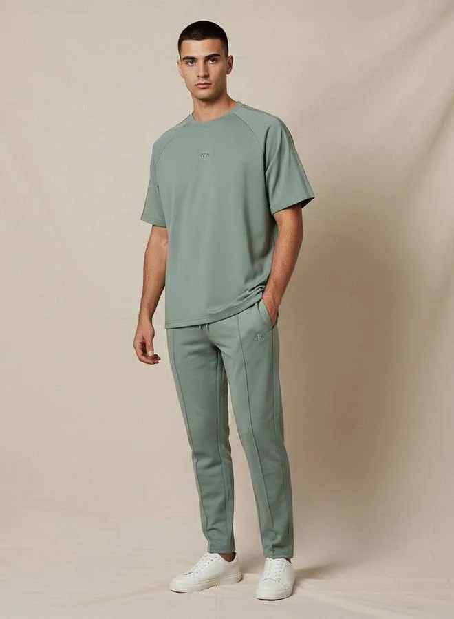 كابا تيشيرت رجالي مطرز بشعار كابا