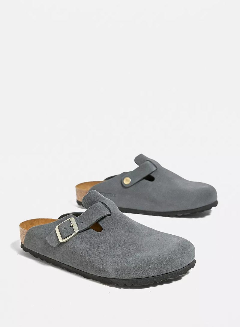 بيركنستوك قباقيب من بيركنستوك بوسطن فحمي من جلد الغزال من بيركنستوك - Image 2