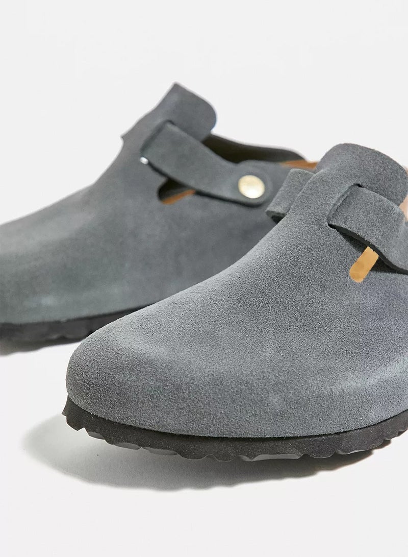 بيركنستوك قباقيب من بيركنستوك بوسطن فحمي من جلد الغزال من بيركنستوك - Image 5