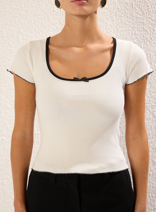 trendyol Ecru Bow Contrast Piping Detail Fitted/Fits the Body Elastic Knitted Blouse  - Image 3