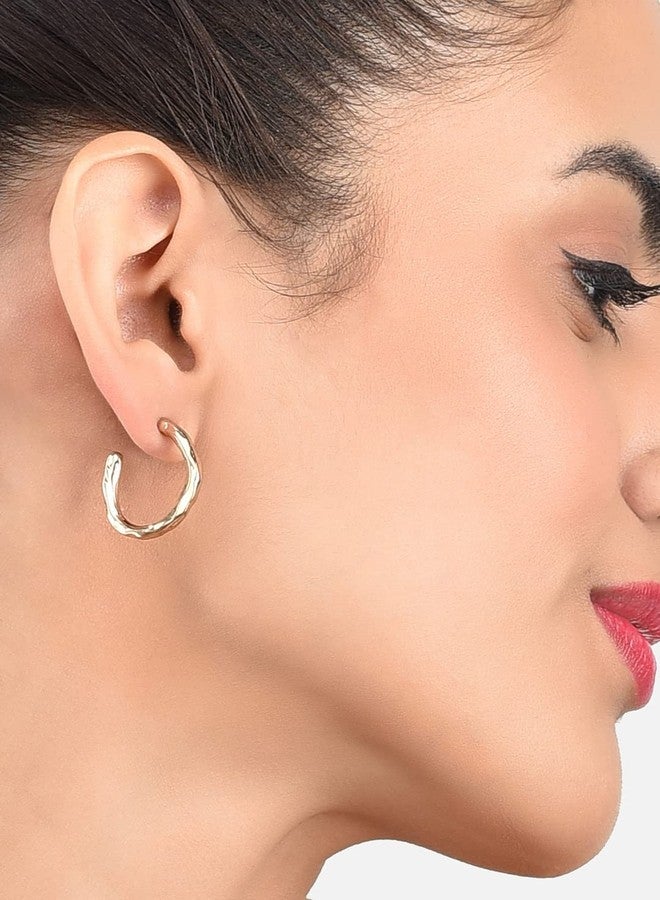 Zaveri Pearls مجموعة أقراط زافيري بيرلز العصرية المطلية بالذهب للنساء، 50 قطعة - ZPFK17224 - Image 3