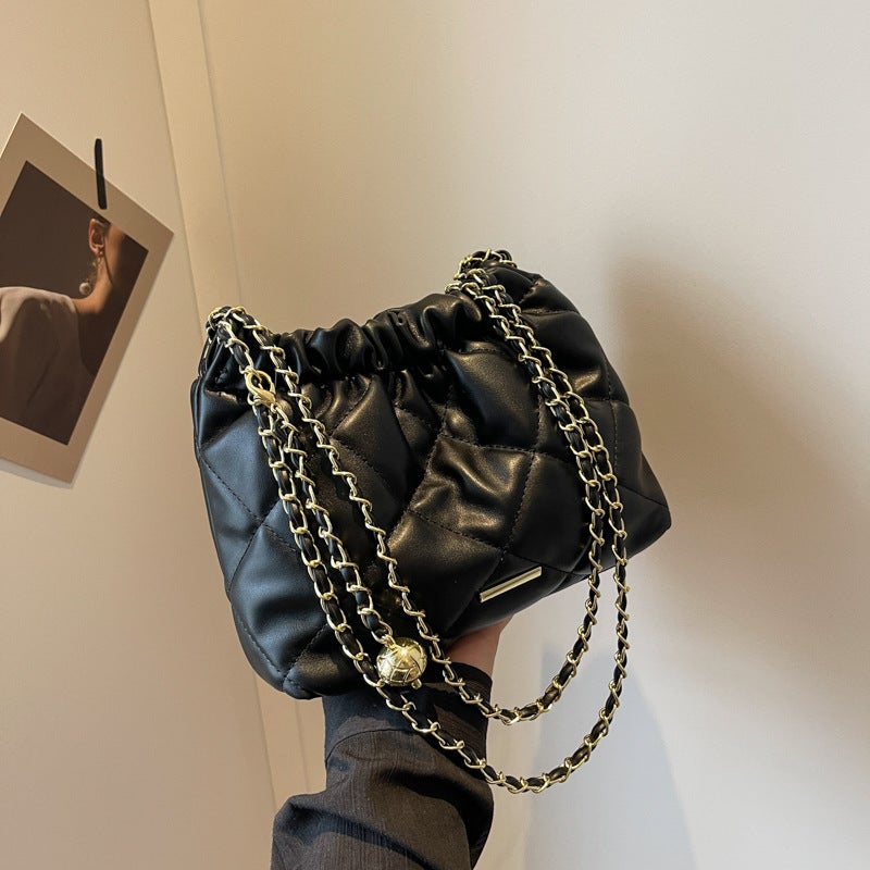 This Year'S Popular Bag 2023 New Solid Color Texture Shoulder Bag High-End Versatile Diamond Chain Bag Bucket Bag - Image 1