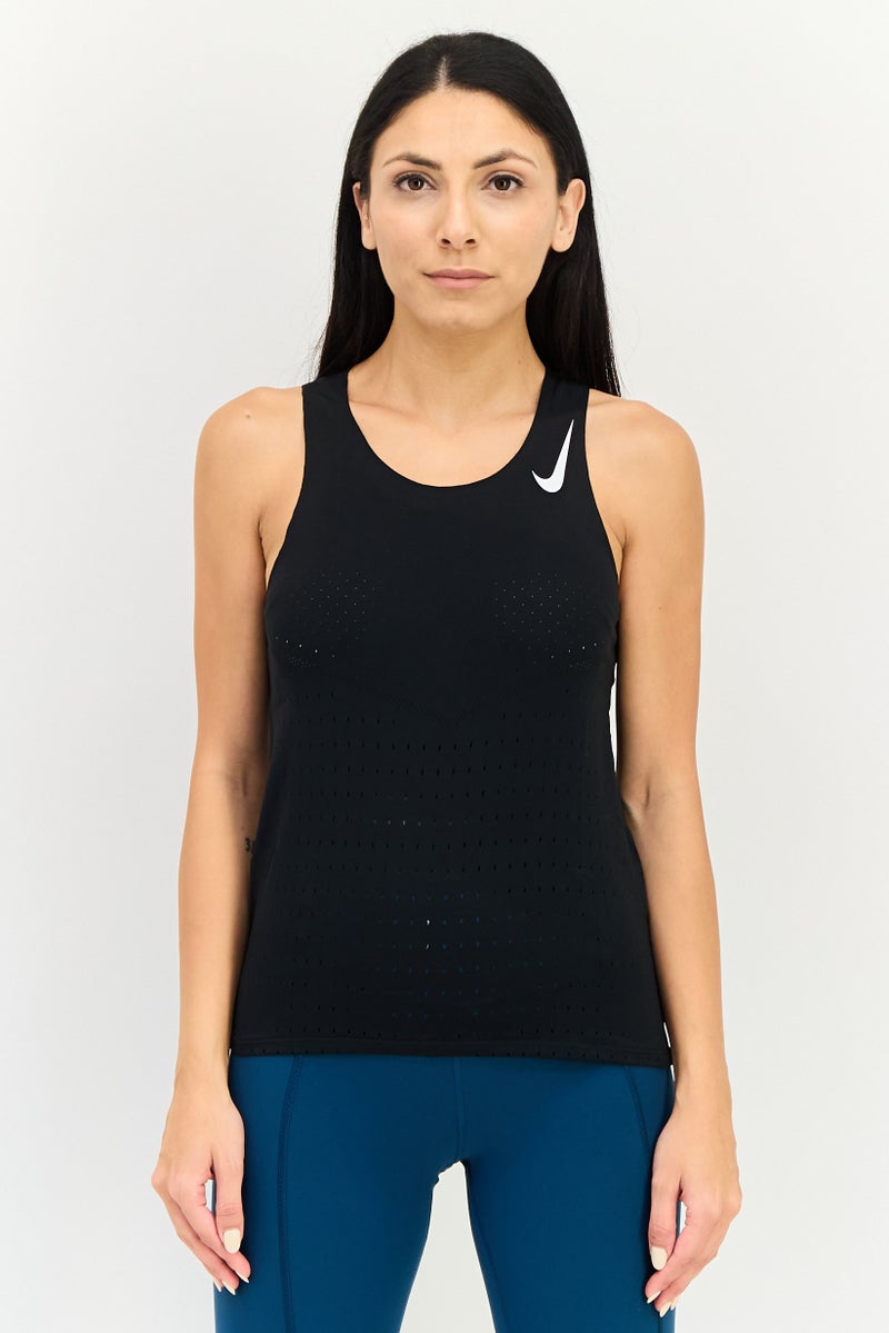 Nike تي شيرت رياضي نسائي بلا أكمام مناسب في الهواء الطلق، أسود - Image 1