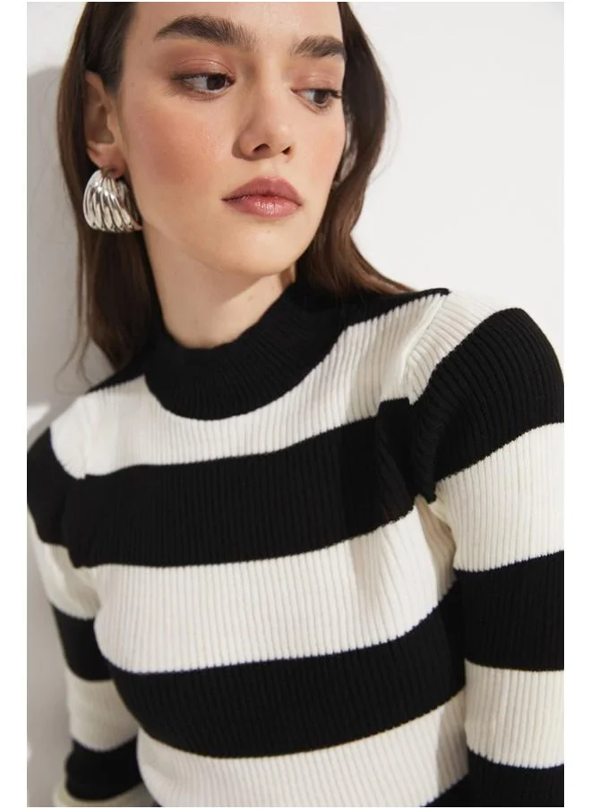 جون June Striped Crop Knitwear Sweater Black - Ecru