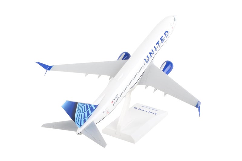 Skymarks United Airlines Boeing 737-800 1/130 Scale Model – Officially Licensed Replica in 2019 New Livery with Snap-Fit Assembly & Display Stand for Ages 14+ - Image 5