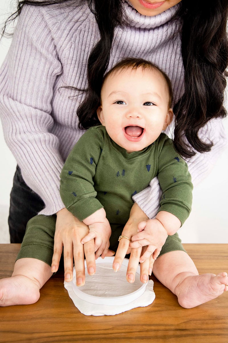 Pearhead Babyprints Baby's First Handprint or Footprint Ornament Kit, Easy No-Bake DIY Clay Impression Kit, Christmas Baby Gift, Baby Keepsake Ornament, Pack of 2 - Image 4