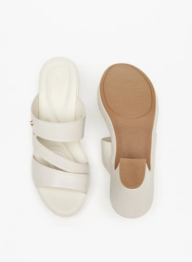 فلورا بيلا من شو إكسبرس Women's Textured Block Heeled Sandals