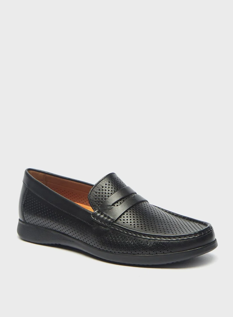 Le Confort Casual Slip Ons Shoes