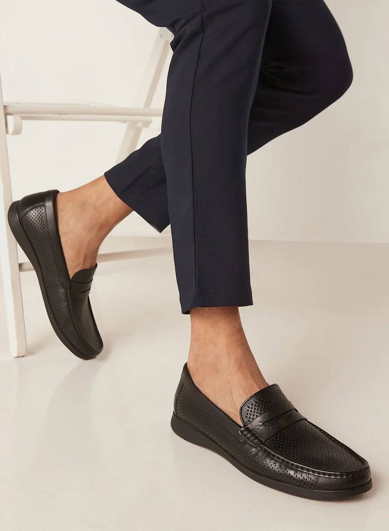 Le Confort Casual Slip Ons Shoes