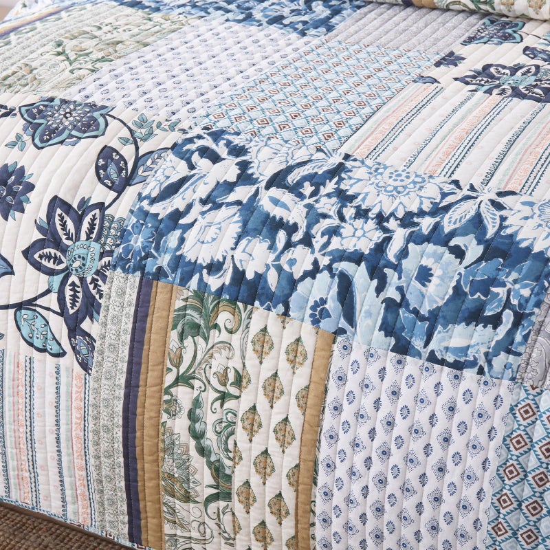 Yvooxny King Quilt Set Reversible Quilted Bedspread 3-Piece Lightweight Floral Real Patchwork Coverlet Bedding Set with Pillowcases for All Seasons, 108 * 96 Inches - Image 5