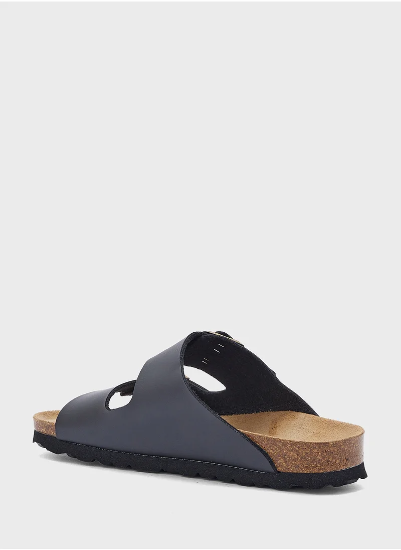 بيتون Atlas Flat Sandals