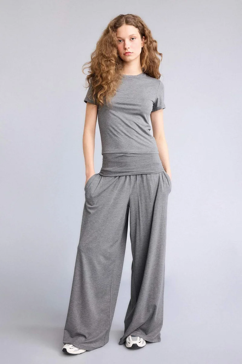 ديفاكتو Basic Short Sleeve T-Shirt