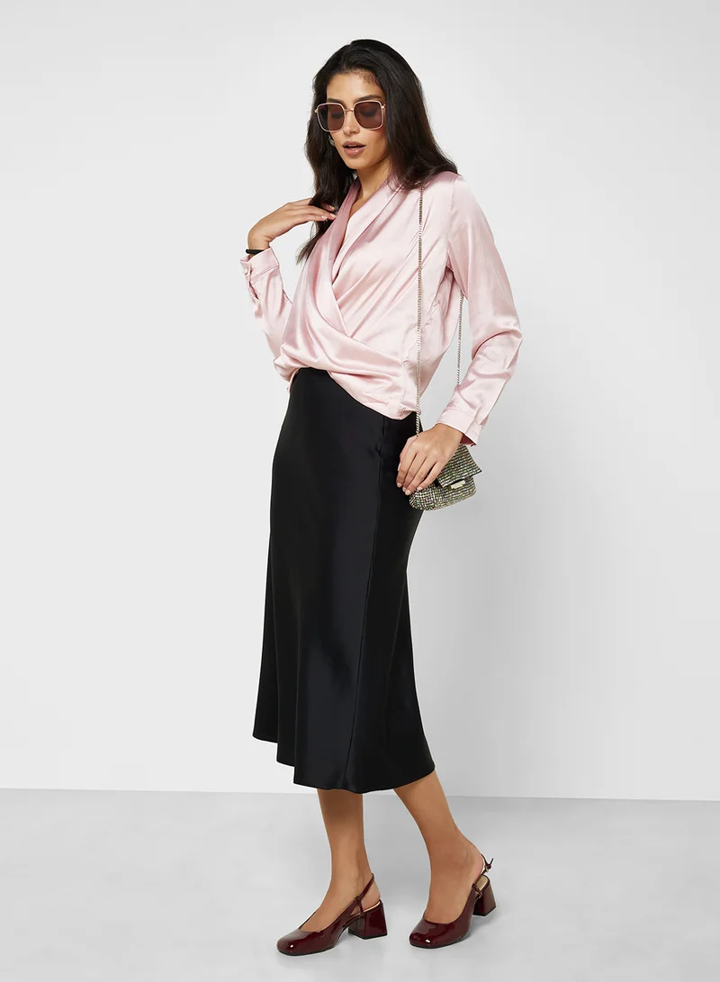 ايلا Surplice Neck Top