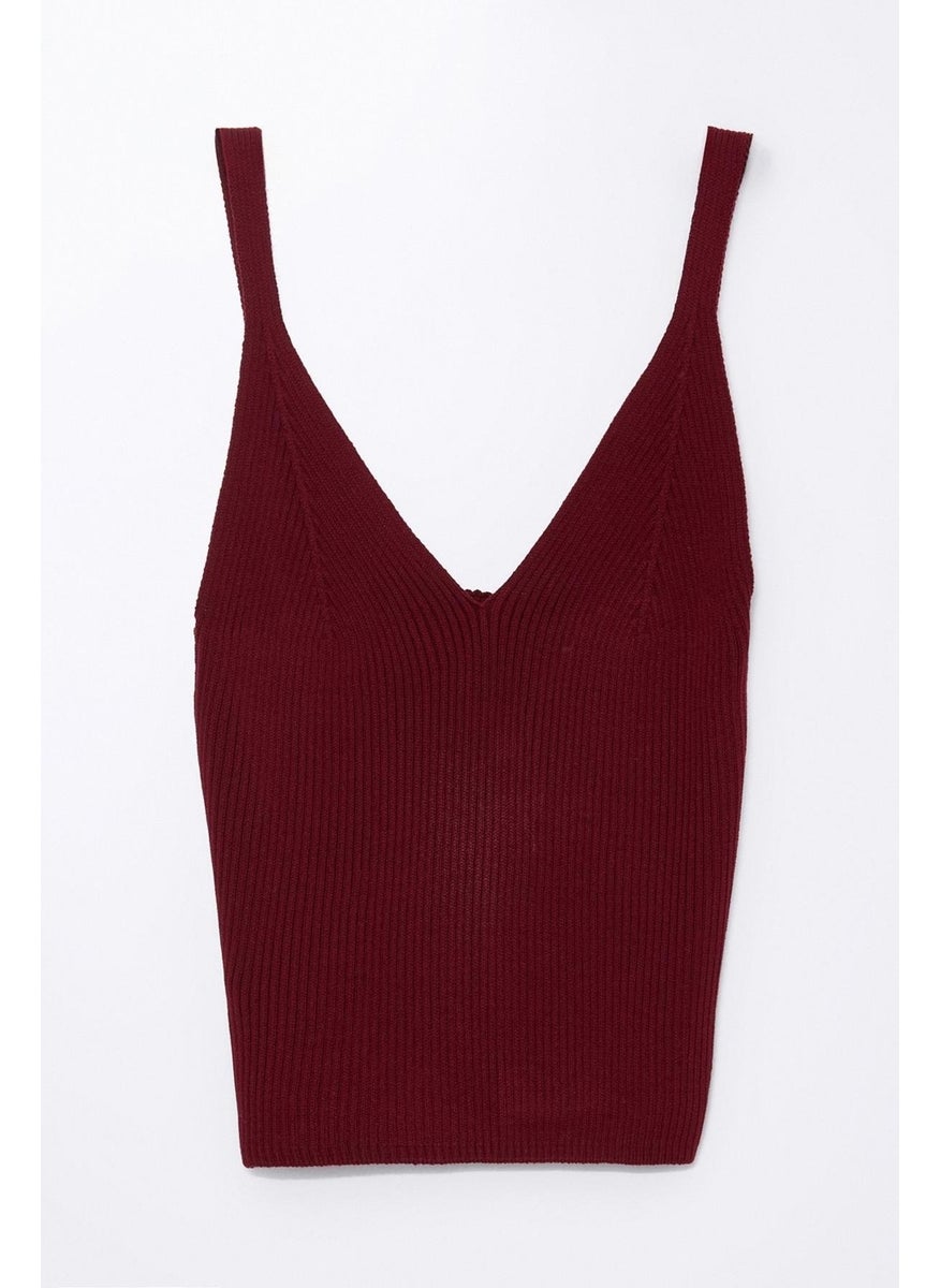 Burgundy Strappy V Neck Knitted Undershirt - pzsku/ZFE8FB66708A8888FF00AZ/45/_/1731413588/903871a8-e848-4393-95af-fa38e908129e