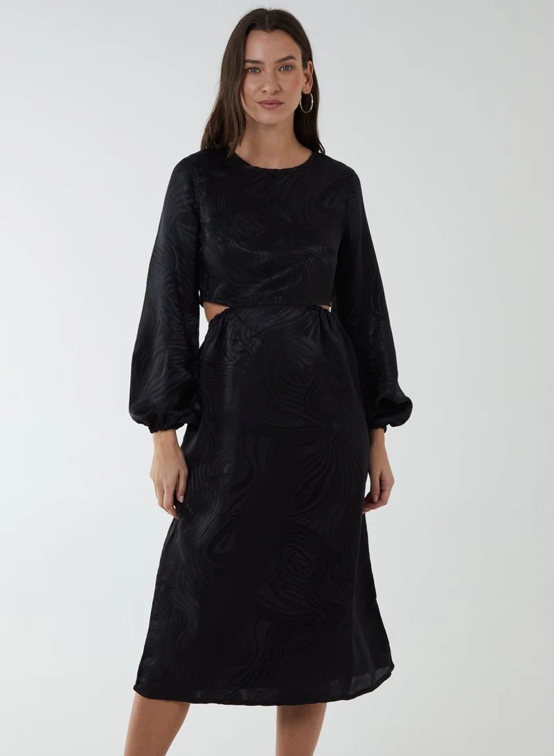 بلو فانيلا فستان ميدي بفتحة عند الرقبة