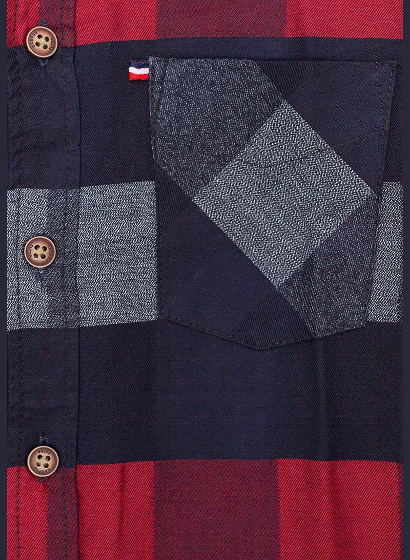 انستافاب قميص بطبعة مربعات