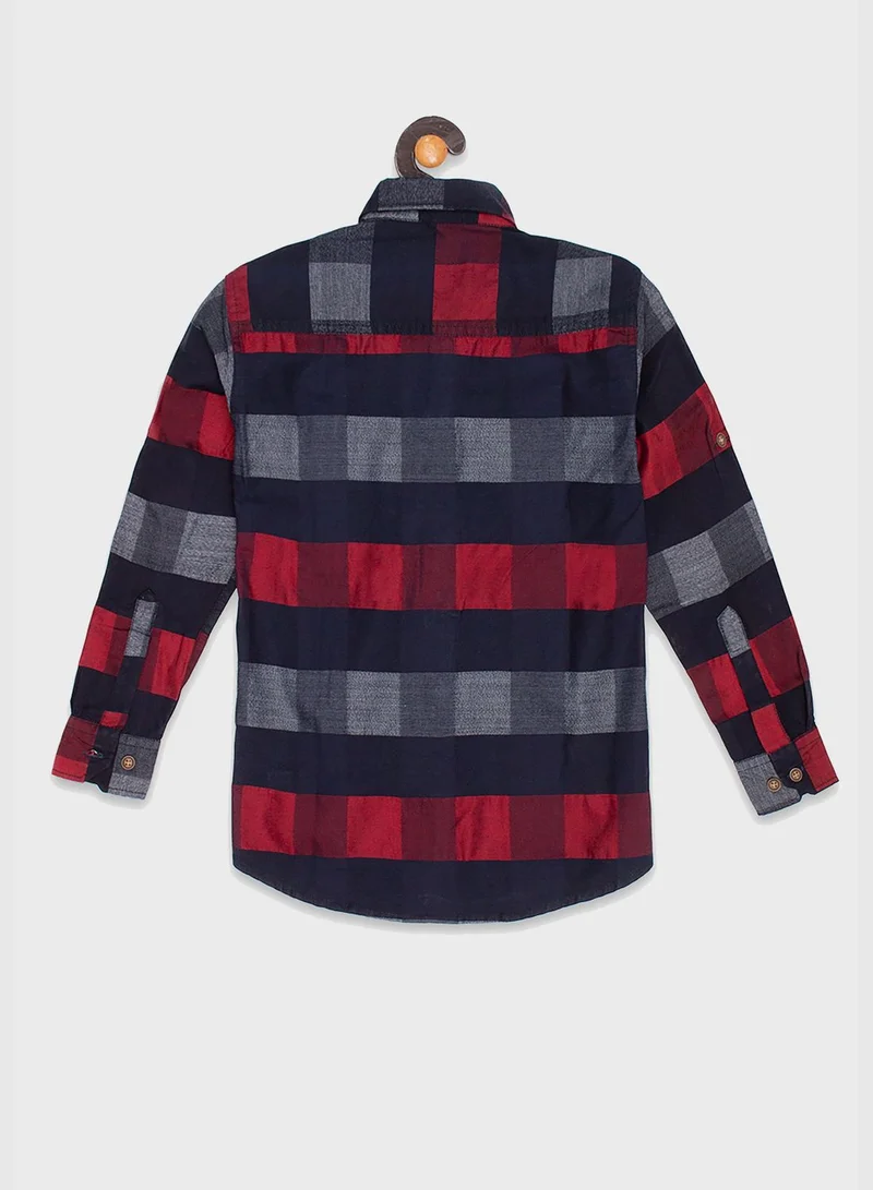 انستافاب قميص بطبعة مربعات