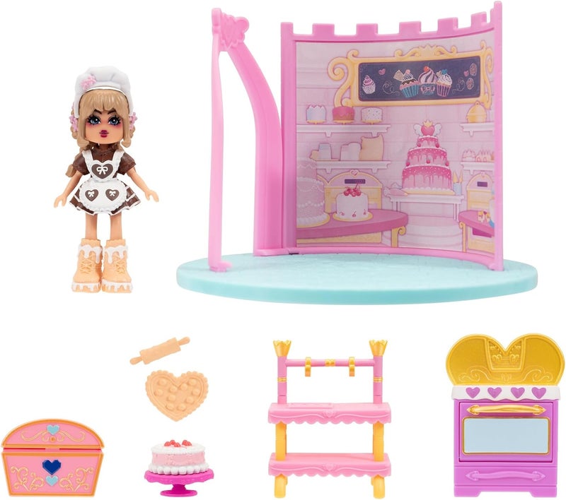 رويال هاي Jazwares Royale High Baking Class Playset - 1 دمية، 6 إكسسوارات - يناسب داخل مجموعة القلعة - رمز العنصر الافتراضي مضمن - الأعمار 5+ - Image 1