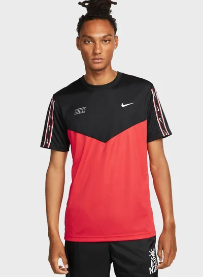 Nike Men's Sportswear Repeat T-Shirt