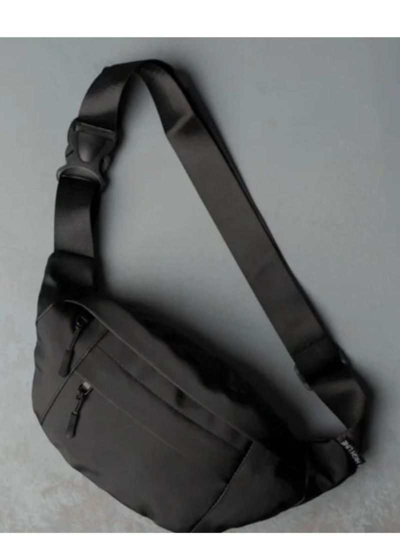 High quality waist pack for walking, hiking, running and sports in black