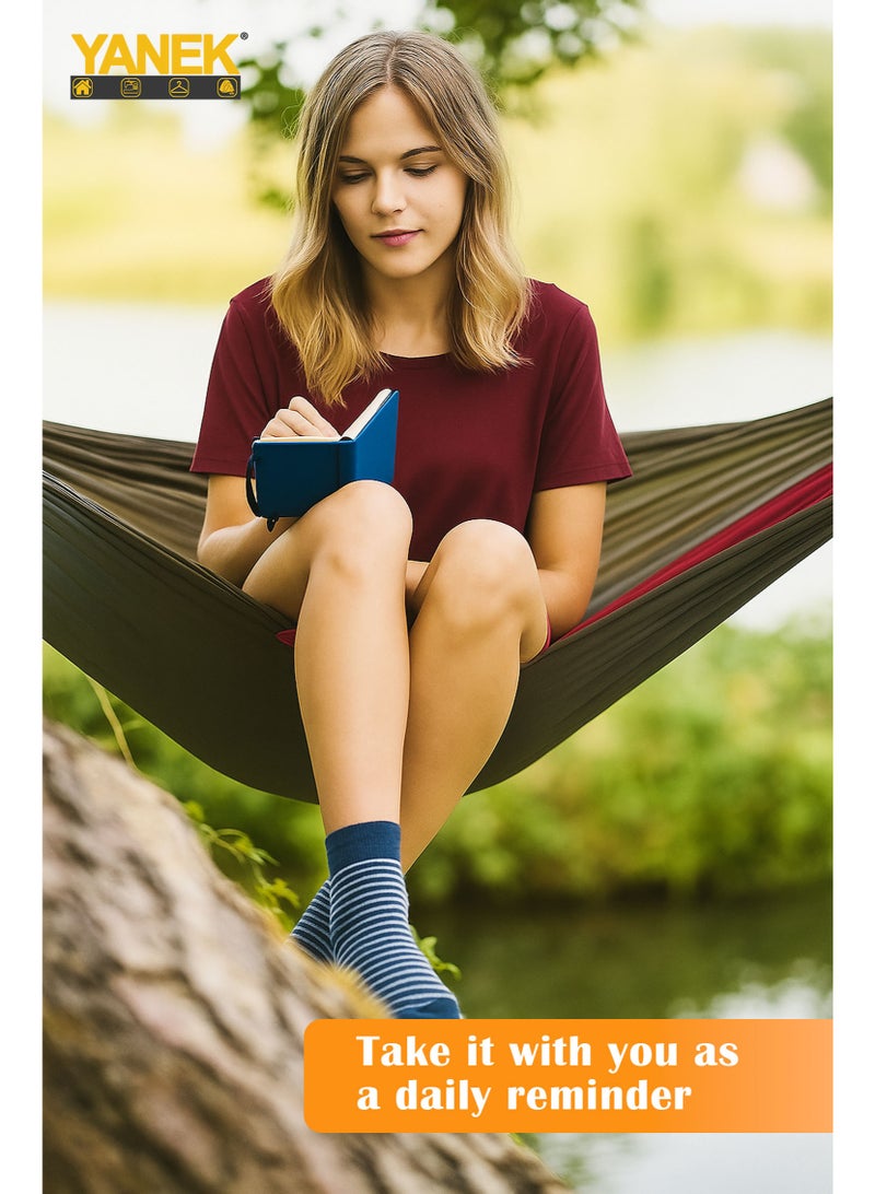 يانيك دفتر ملاحظات YANEK® الكلاسيكي بحجم A6 – 160 صفحة، غلاف صلب مع شريط مرن، حامل قلم وشريط علامة مرجعية | دفتر جيب مدمج للمكتب والمدرسة والسفر - Image 5