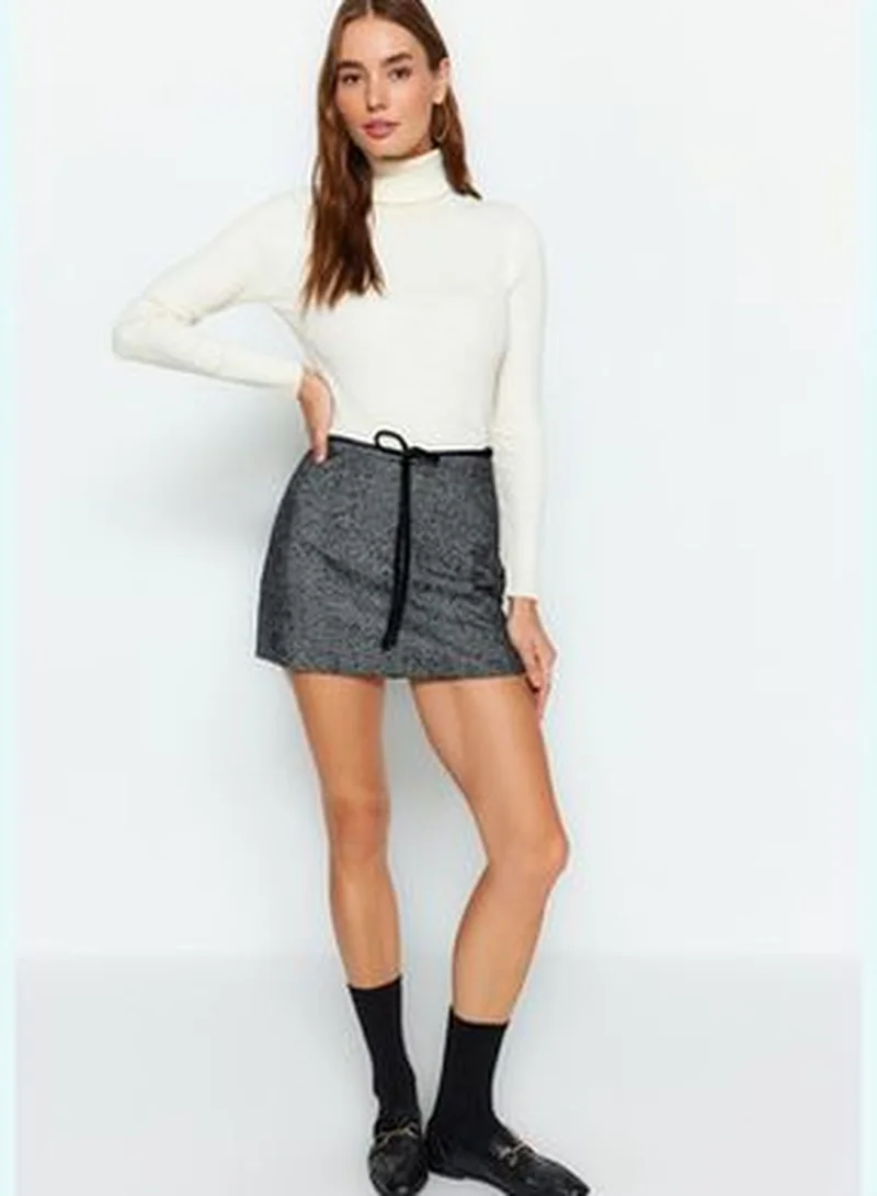 trendyol Black Velvet Tie Detail Woven Shorts Skirt TWOAW24SR00056
