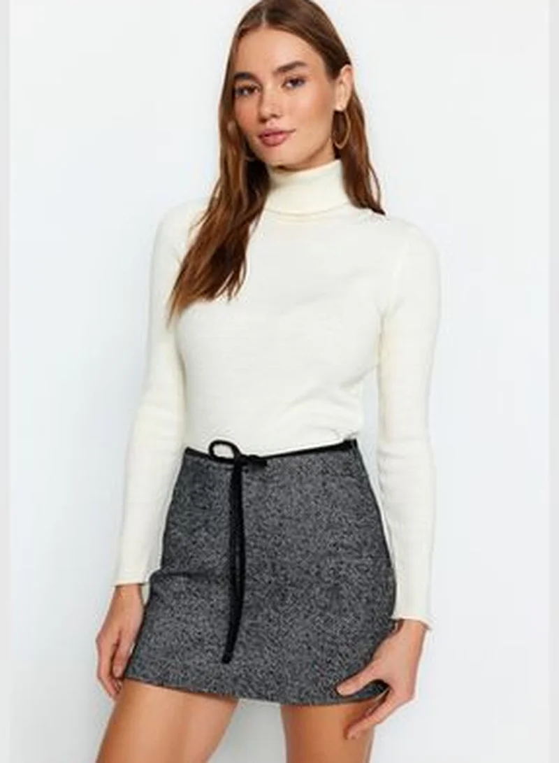 trendyol Black Velvet Tie Detail Woven Shorts Skirt TWOAW24SR00056