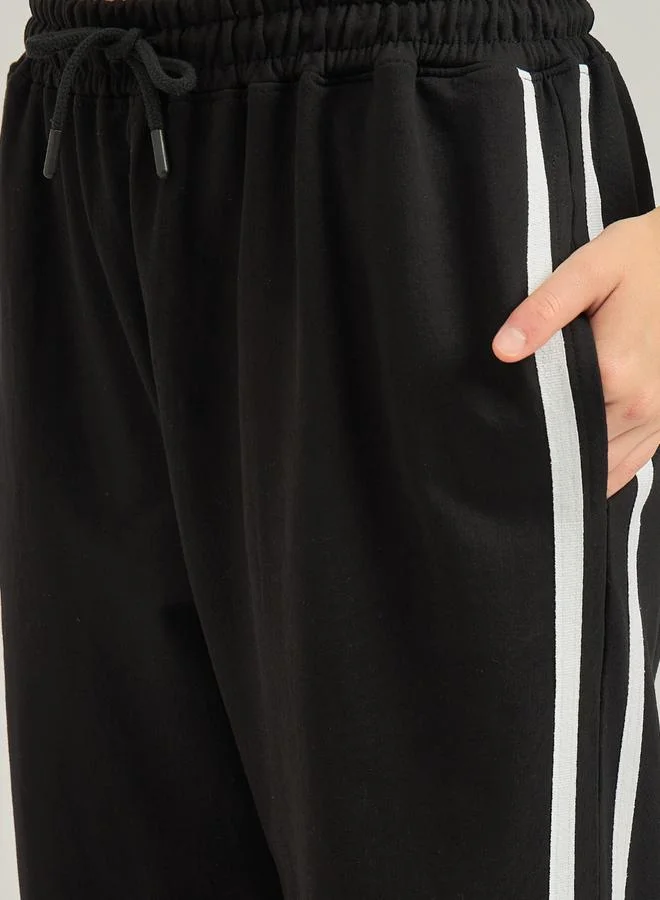 أوجيدر جوغر بقصة أرجل مستقيمة وشريط جانبي