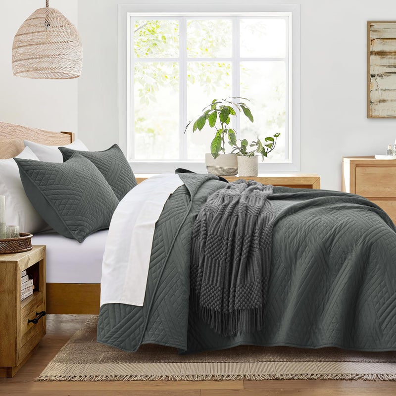 Lavsiry Cal/California King Size Dark Grey Quilt Set  Summer Lightweight Oversized Thin Comforter Bedding Set  Soft Microfiber Bedspread & Coverlet - 3 Piece(1 Quilt  2 Pillow Shams) - Image 3