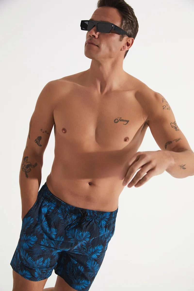 جون Men's Regular Fit Patterned Denim Shorts