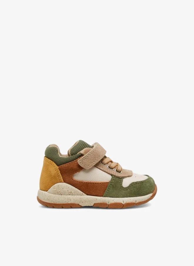 بيرفيت سنيكرز بألواح وإغلاق بشريط لاصق
