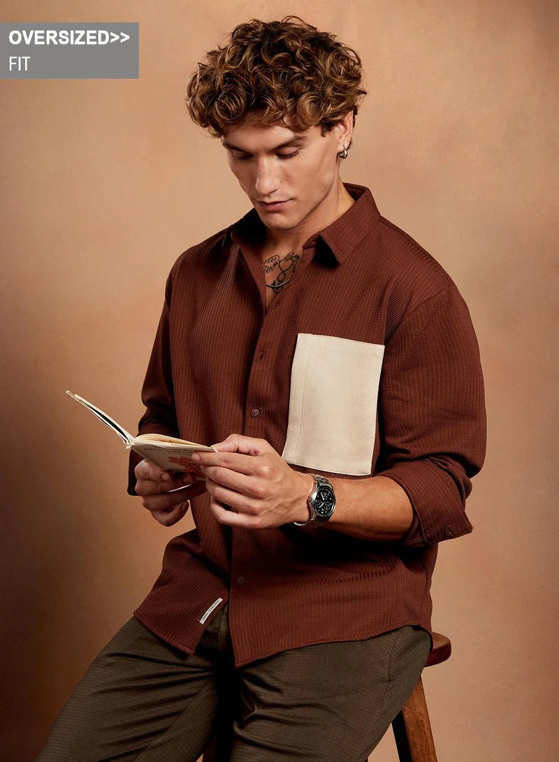 كامبوس سوترا قميص كامبس سوترا رجالي بني شوكولاتة بقصة واسعة وياقة عادية