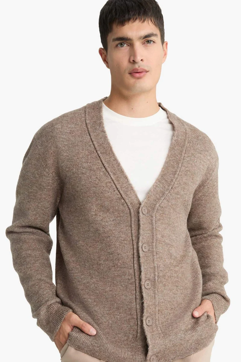ديفاكتو Relax Fit V-Neck Button Down Knit Cardigan