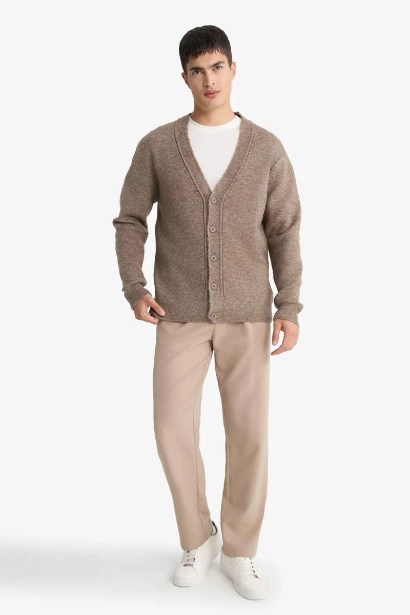 ديفاكتو Relax Fit V-Neck Button Down Knit Cardigan
