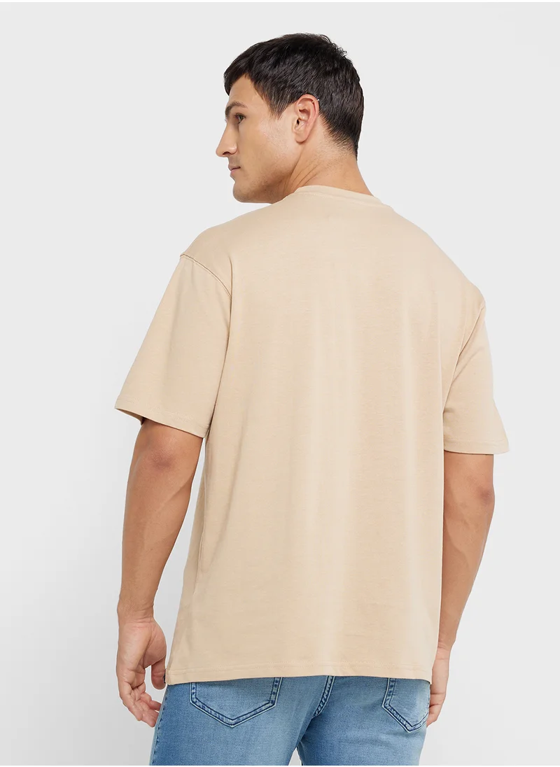 ريبلز مع نمشي MEN'S DROP SHOHULDER T-SHIRT