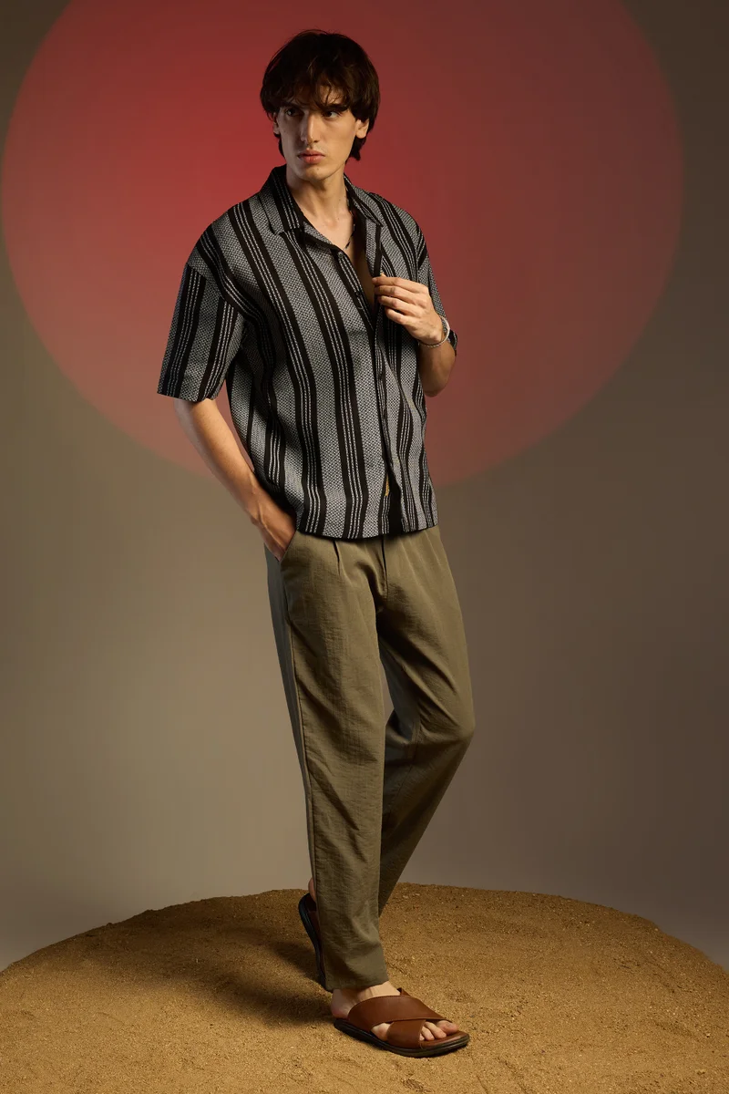 Campus Sutra Campus Sutra Men's Obsidian Black Woven Striped Oversized Shirt For Casual Wear | Cuban Collar | Short Sleeve | Button Closure | Oversized Shirt Crafted With Comfort Fit For Everyday Wear