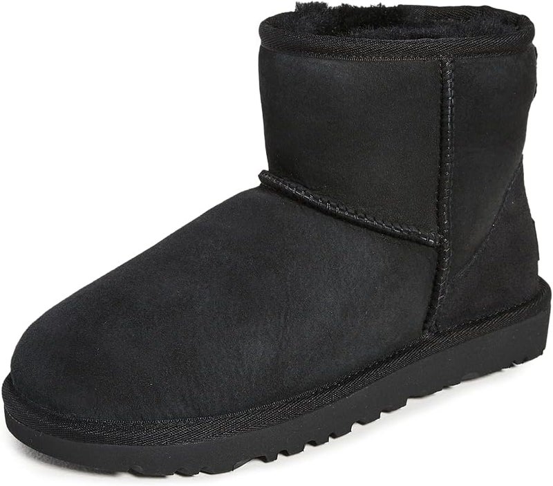 UGG حذاء UGG النسائي الكلاسيكي ميني II - أسود - Image 1