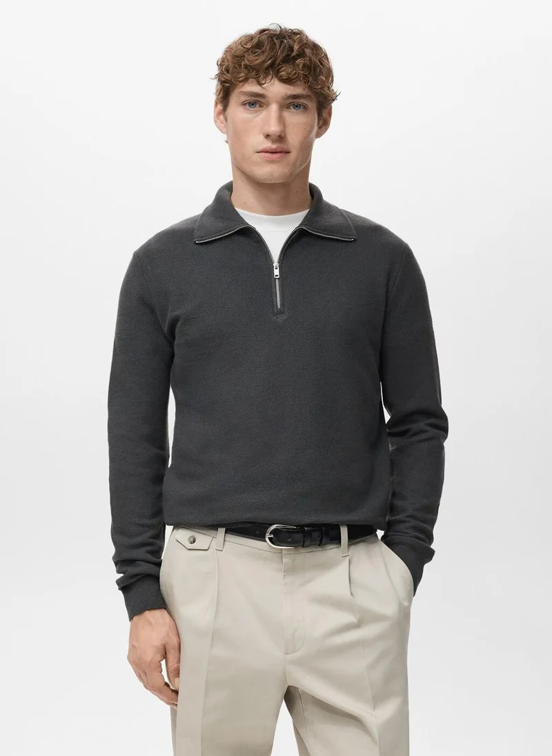 Microstructure sweater with zipper collar