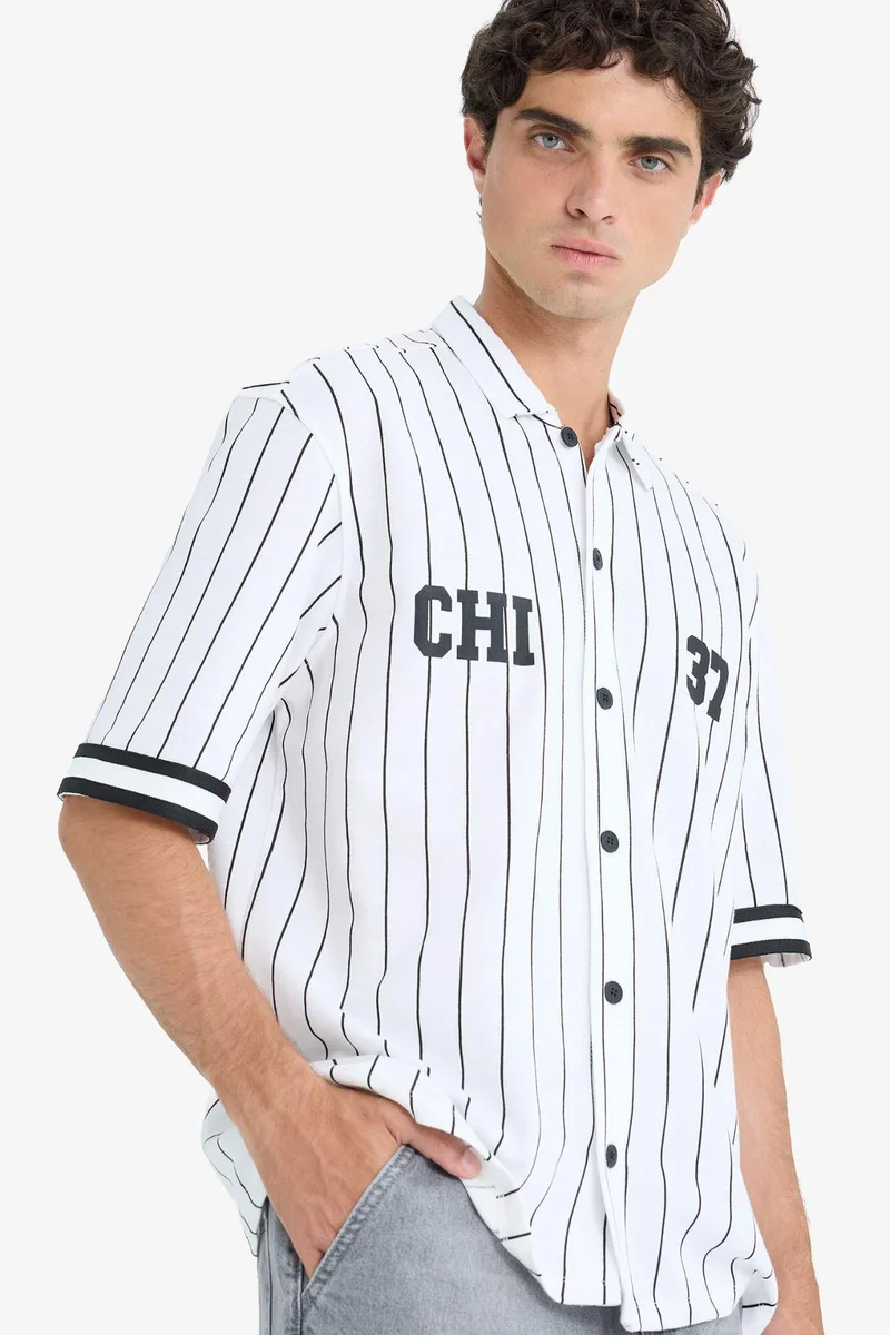 ديفاكتو Relax Fit Polo Neck Printed Short Sleeve Shirt