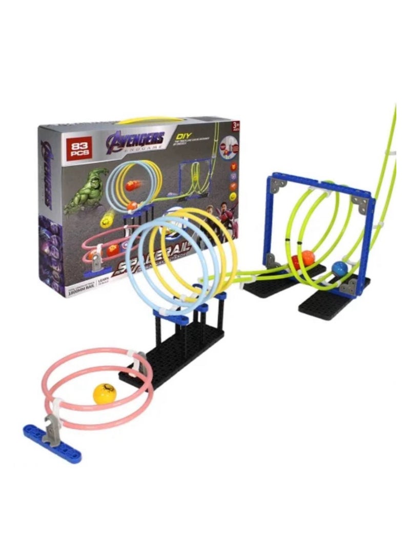 لعبة سبيس ريل – مضمار كرات تفاعلي ممتع يحتوي على مسارات دائرية ومنحدرات وحلقات حماسية.   تشجع على التفكير المنطقي وتنمية المهارات الهندسية أثناء تركيب القطع وتتبع حركة الكرات.   مناسبة للأطفال من سن 6 سنوات فأكثر ولمحبّي التحديات والتجميع. - Image 3