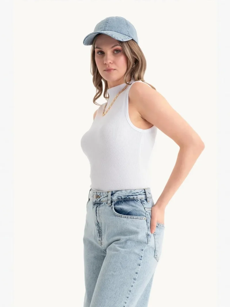 زوبعة بلوزة ضيقة بياقة عالية مضلعة