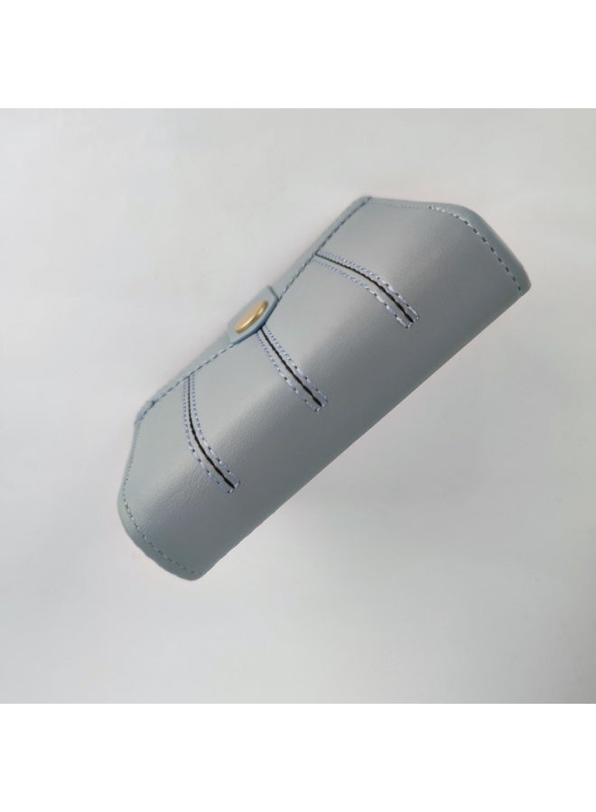 محفظة جلد نسائية فاخرة بجلد ناعم الملمس ومقسمة من الداخل لتنظيم جميع أغراضك - Image 3