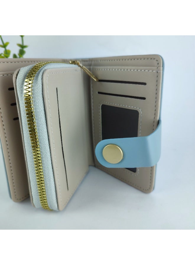 محفظة جلد نسائية فاخرة بجلد ناعم الملمس ومقسمة من الداخل لتنظيم جميع أغراضك - Image 5
