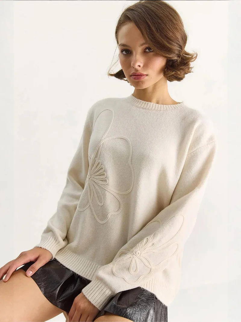 LUCCI Crew Neck Embroidered Knit Sweater