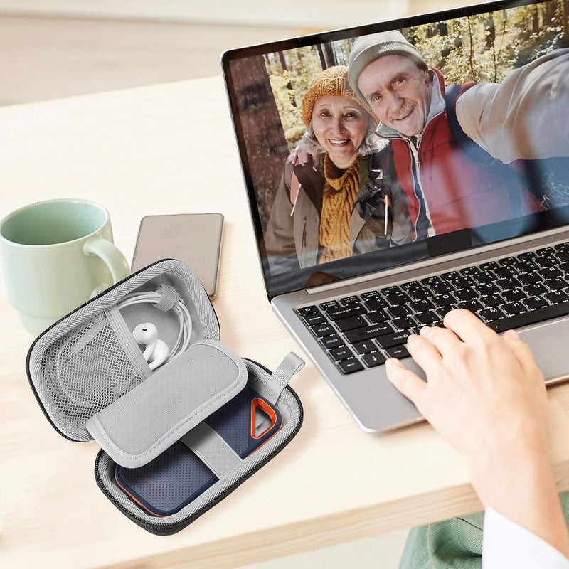بروكاس حقيبة حمل صلبة من EVA من لمحرك الأقراص الصلبة الخارجي المحمول SanDisk Extreme Pro سعة 500GB 1TB 2TB ومحرك WD My Passport SSD الخارجي المحمول، حقيبة سفر واقية من الصدمات لحفظ التخزين (العلبة فقط) - أسود - Image 2
